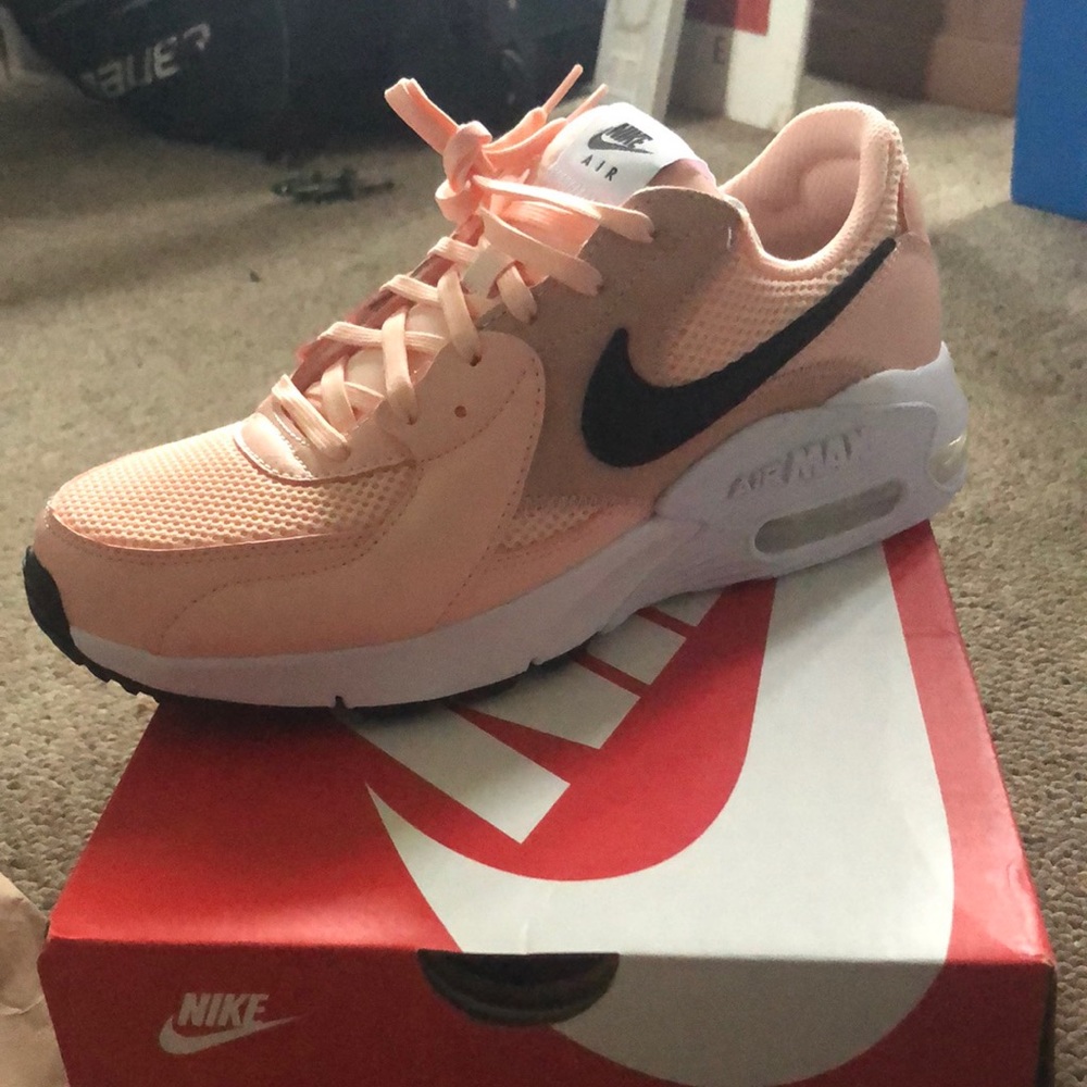 Nike women's air max excee